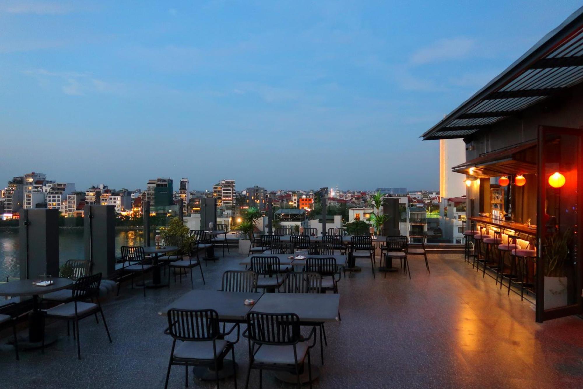 Margaery Boutique Apartment & Skyon9 Rooftop Bar Hanoi Exterior photo