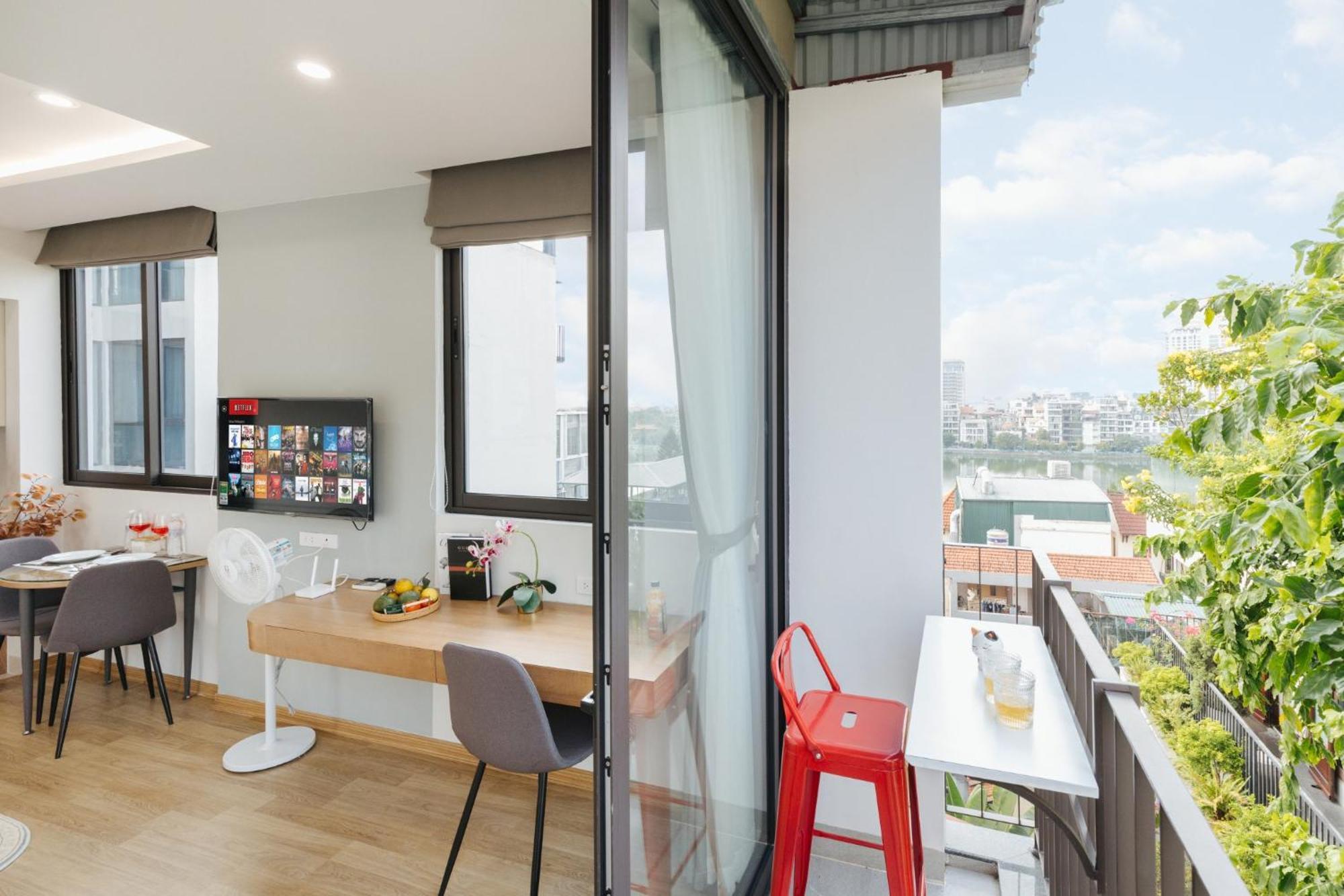 Margaery Boutique Apartment & Skyon9 Rooftop Bar Hanoi Exterior photo