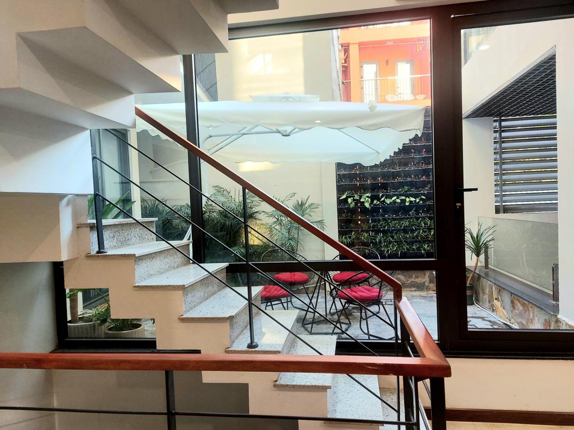 Margaery Boutique Apartment & Skyon9 Rooftop Bar Hanoi Exterior photo
